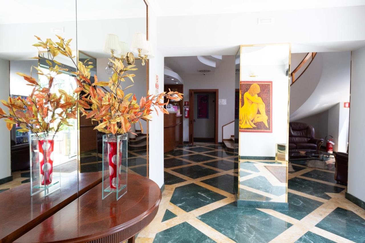Cervara Park Hotel Rome Exterior photo